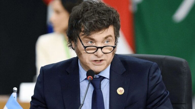 Javier Milei sube la apuesta: ahora, amenaza con despidos en el Hospital Garrahan