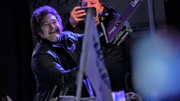 En La Plata, Javier Milei llamó a sus militantes a «devorar al kirchnerismo»