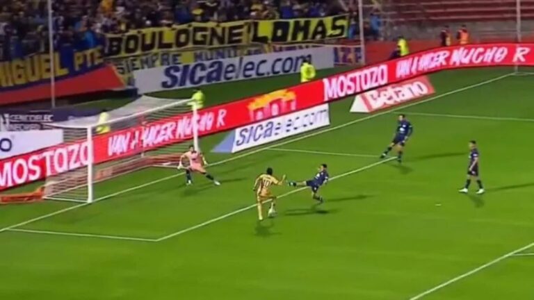Cavani erró un gol increíble ante Independiente Rivadavia y continúa con su mala racha en Boca