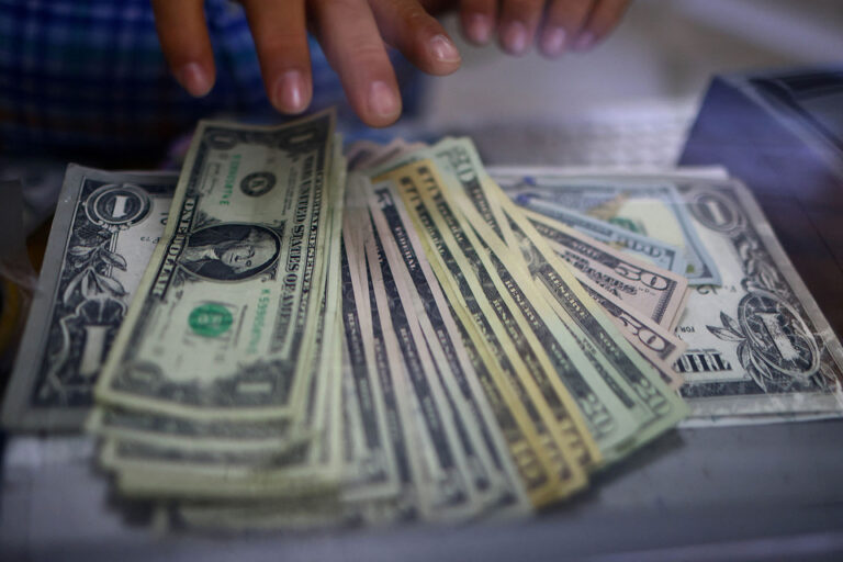 Dólar blue, dólar hoy: a cuánto cotizan el miércoles 27 de agosto de 2025