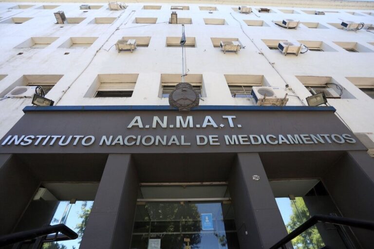 ANMAT clausuró otro laboratorio y ordenó el retiro de mercado de dos productos