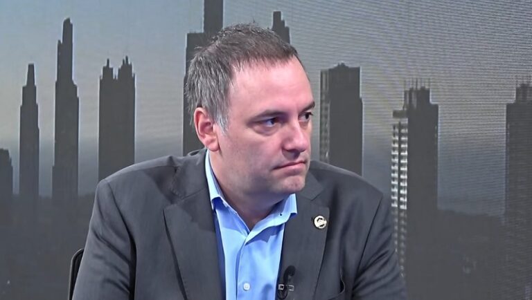 Reapareció Adorni con su chamuyo: Nos faltó explicar hacia dónde estamos yendo