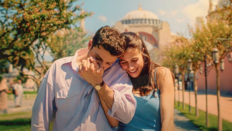 Netflix estrena «Y ella dijo quizás», la comedia romántica que todos esperan