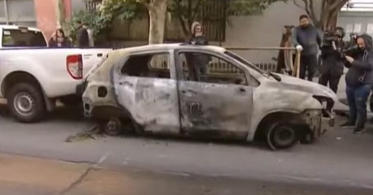 Triple crimen de Florencio Varela: así quedó la camioneta en la que se llevaron a las chicas desde La Tablada