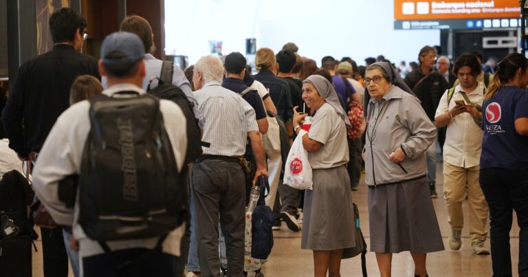 Primer día de paro de controladores aéreos: quejas, vuelos reprogramados y cómo sigue el cronograma de medidas de fuerza