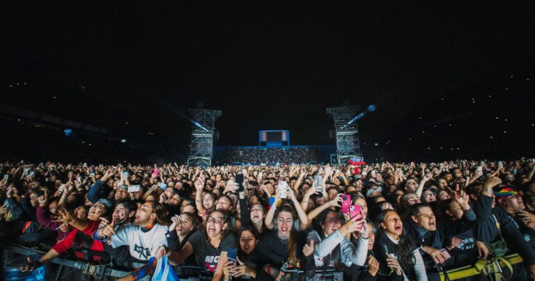 El boom de recitales en estadios de fútbol: los secretos del negocio más grande de la música en vivo