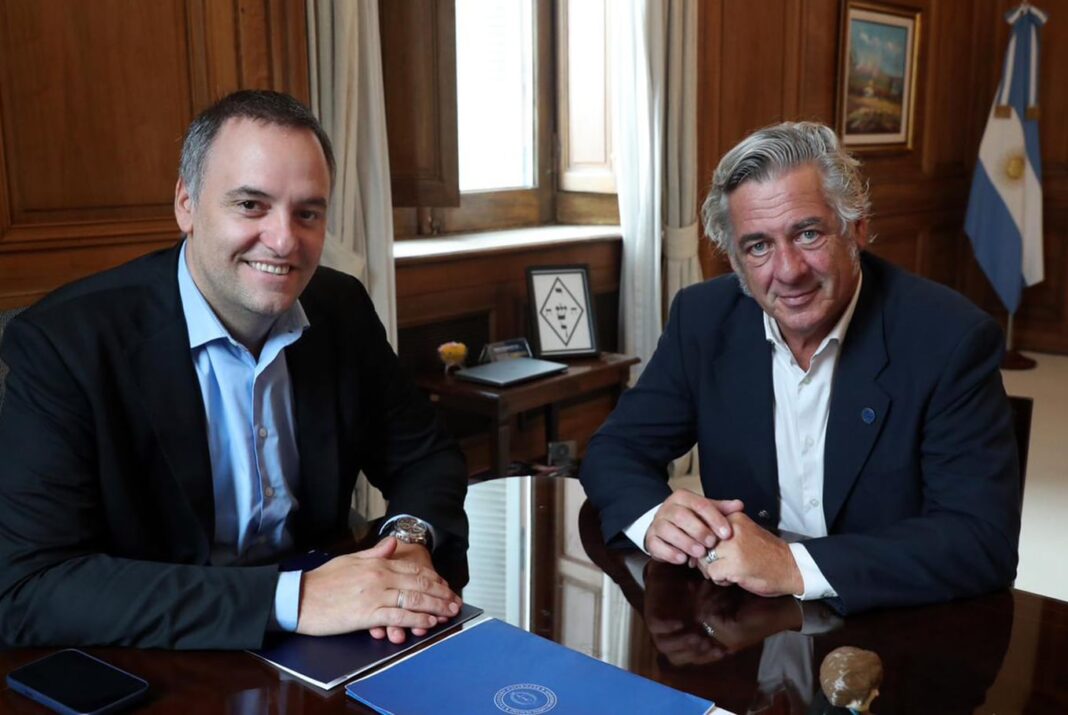 Manuel Adorni, jefe de Gabinete, en un acto oficial.